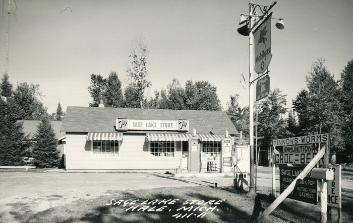 Sage Lake Store—Hale Michigan Rppc Mobil Gas Service Station 7 Up Sign Photo 40S (newer photo)
